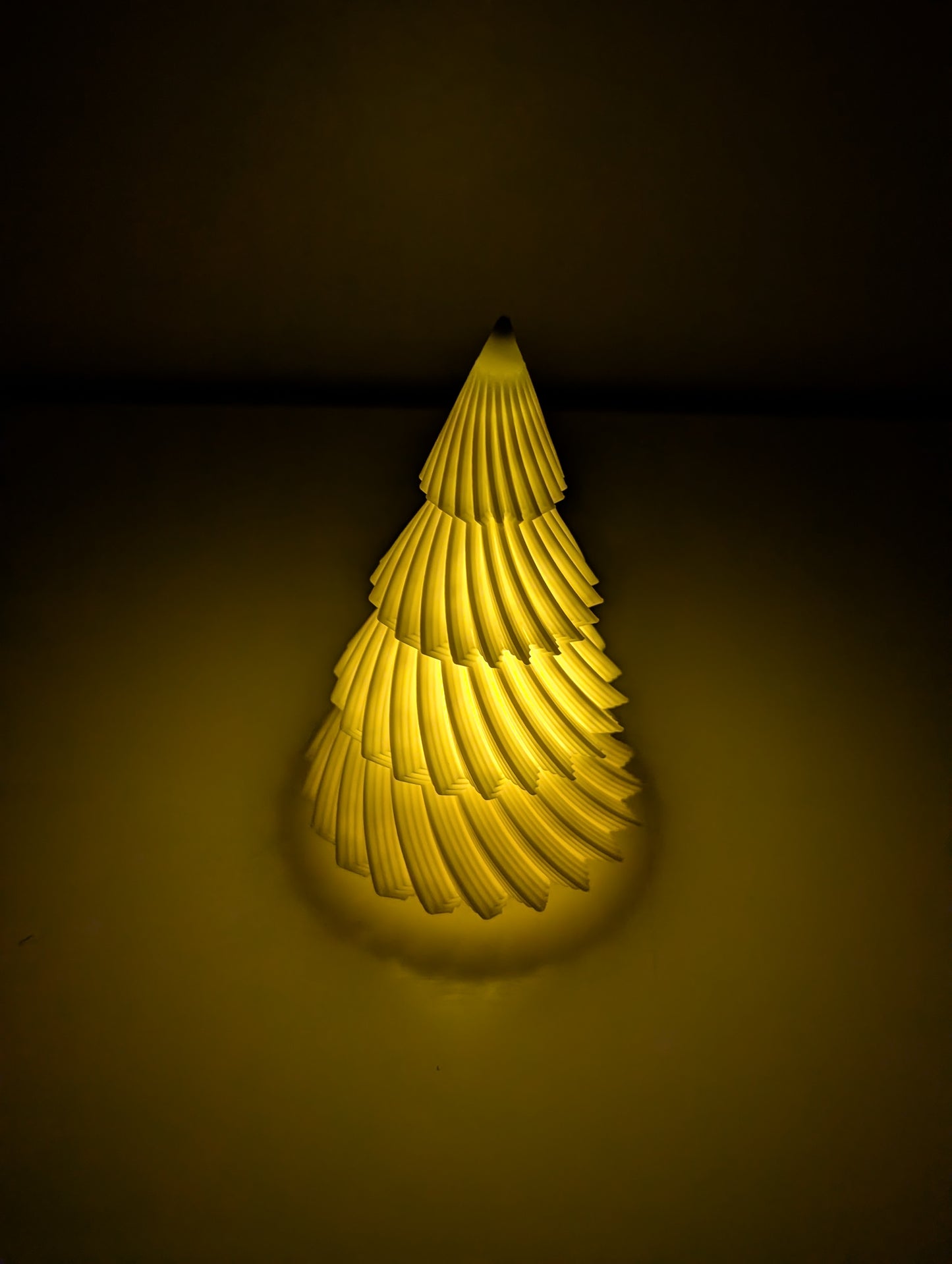 Christmas Tree Twist Tealight Lamp